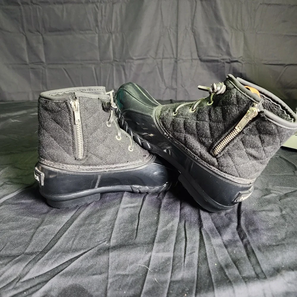 Nautica Woman's Duck Boots Size‎ 8, Black